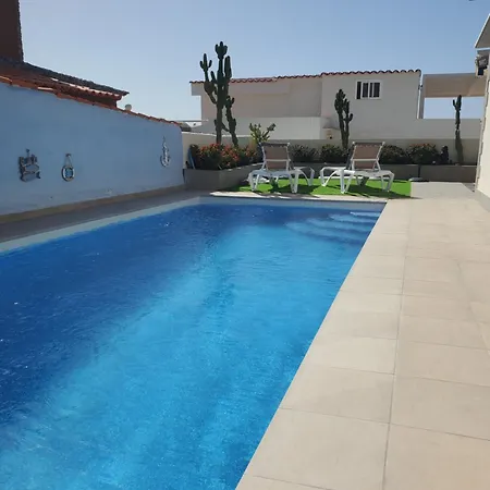 Sunrise With Heated Pool. Vakantiehuis